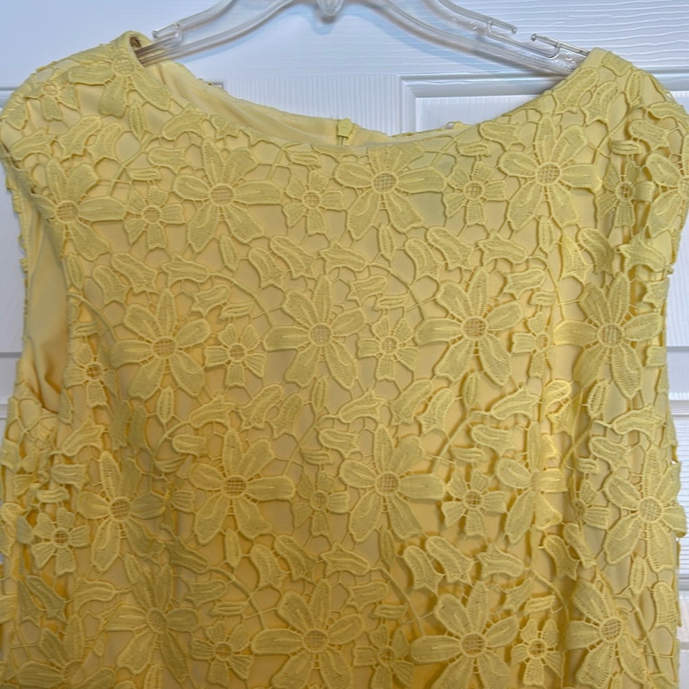 Beautiful yellow dress in great condition